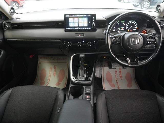 ヴェゼル ｅ：ＨＥＶＺ　ワンオーナー　ホンダコネクトディスプレー　マルチビューカメラ　ホンダセンシング　ＬＥＤオートライト　パーキングソナー　シートヒーター　ステアリングヒーター　パワーバックドア　盗難防止装置　１オーナー（12枚目）