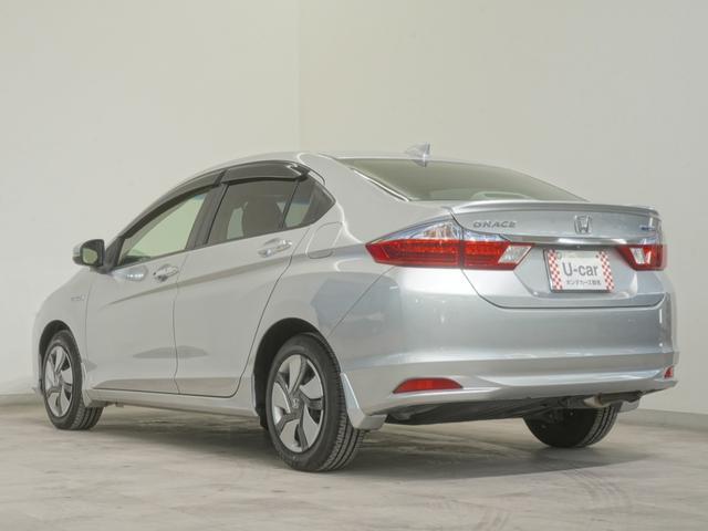 グレイス ハイブリッドＬＸ　ワンオーナー　インターナビ　バックカメラ　ＬＥＤオートライト　あんしんパッケージ　シティブレーキアクティブシステム（低速域衝突軽減ブレーキ＋誤発進抑制機能）　１オナ　ワンセグＴＶ　スマートキ　ＤＶＤ（7枚目）