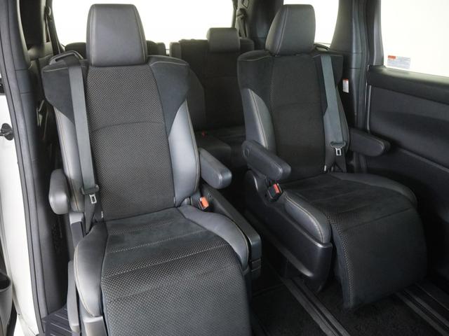 アルファード ２．５ＳタイプゴールドＩＩ　レンタアップ車両純正９インチディスプレイオーディオ両側電動スライドドアトヨタセーフティセンスＬＥＤヘッドライトパワーバックドアフルオートエアコン（前席左右・前後独立温度コントロール）　ウォークスルー（8枚目）