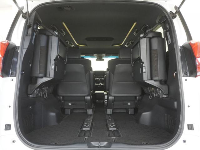 アルファード ２．５ＳタイプゴールドＩＩ　レンタアップ車両純正９インチディスプレイオーディオ両側電動スライドドアトヨタセーフティセンスＬＥＤヘッドライトパワーバックドアフルオートエアコン（前席左右・前後独立温度コントロール）　ウォークスルー（12枚目）