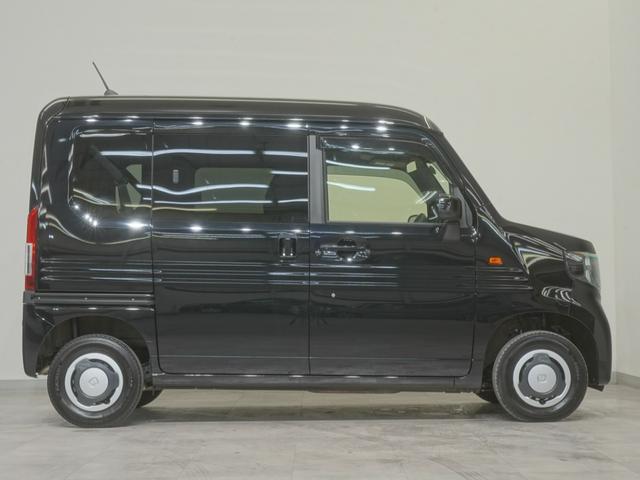 ���A�h�A�͍��E�X���C�h�h�A�ƂȂ��Ă���܂��B�Q�n�̋������ł��h�A�������邱�Ƃ��Ȃ��̂ŁA�����ꏊ�ł����S���ĉו��Ȃǂ��������Ƃ��\�ł��B