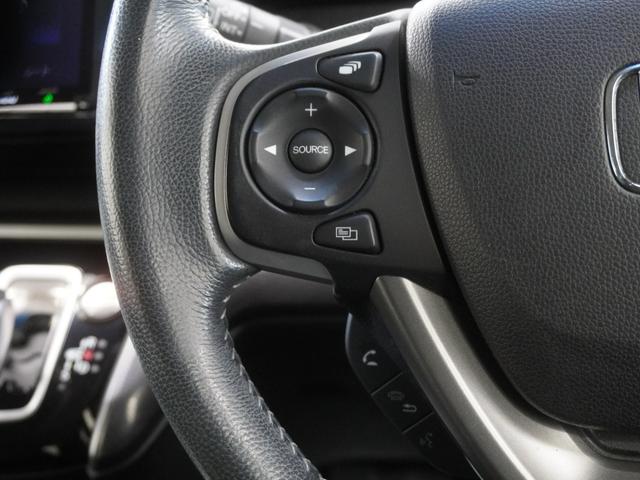 �n���h���ɃI�[�f�B�I����p�X�C�b�`������A���������ɑ���\�B���S���Ɨ��֐��𗼗����Ă��܂��B