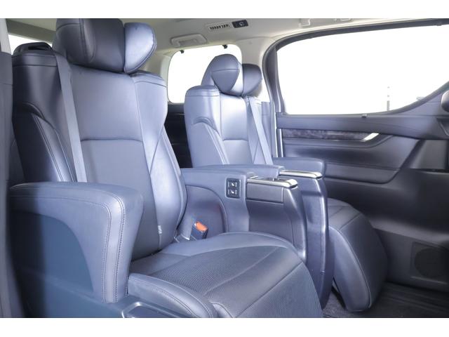 アルファード 2.5S Cパッケージ 4WD 衝突被害軽減ブレーキ BSM 純正9型DAナビ 地デジTV バックカメラ 後席モニター ETC2.0 レーダークルーズ シートヒーター&クール クリアランスソナー デジタルミラー パワーバックドア 3眼LEDライト ワンオーナー(46枚目)