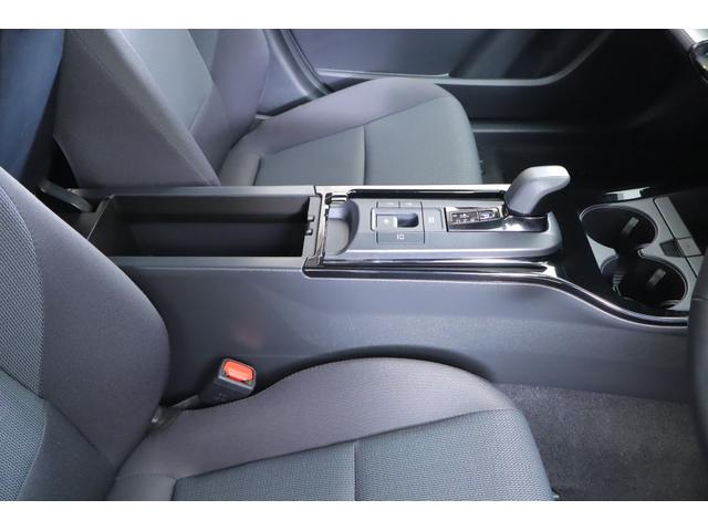 プリウス Ｕ　４ＷＤ　衝突被害軽減ブレーキ　レーダークルーズ　ＢＳＭ　純正８インチＤＡ　地デジＴＶ　バックカメラ　ＥＴＣ２．０　クリアランスソナー　車線逸脱警報　オートハイビーム　ＡＣ１００Ｖ－１５００Ｗ　ステアリングヒーター　前後ドラレコ　ＬＥＤライト　当社社用車（37枚目）