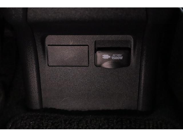 プリウス Ｕ　４ＷＤ　衝突被害軽減ブレーキ　レーダークルーズ　ＢＳＭ　純正８インチＤＡ　地デジＴＶ　バックカメラ　ＥＴＣ２．０　クリアランスソナー　車線逸脱警報　オートハイビーム　ＡＣ１００Ｖ－１５００Ｗ　ステアリングヒーター　前後ドラレコ　ＬＥＤライト　当社社用車（42枚目）