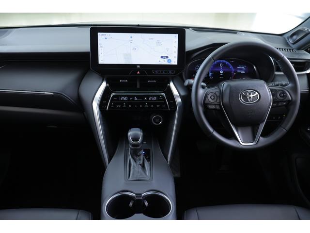 ハリアー Ｚ　衝突被害軽減ブレーキ　１２．３インチＪＢＬナビ地デジＴＶ　全周囲カメラ　ＢＳＭ　レーダークルーズ　車線逸脱警報　オートハイビーム　クリアランスソナー　スマートキー　ＥＴＣ２．０　デジタルミラー　ドラレコ　パワーバックドア　ＬＥＤヘッドライト　ワンオーナー（12枚目）