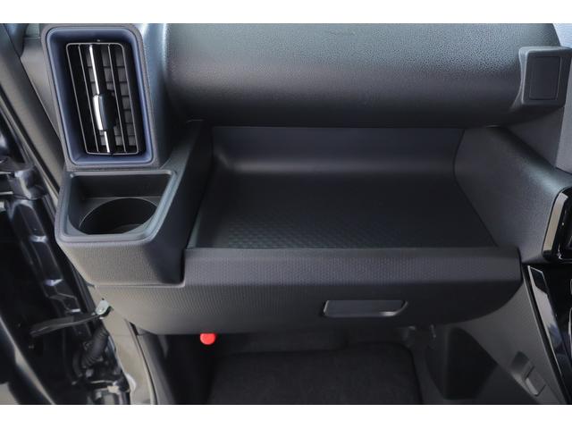 タント カスタムＲＳ　４ＷＤ　衝突被害軽減ブレーキ　シートヒーター　スマートキー　車線逸脱警報　オートハイビーム　両側電動スライドドア　先行車発進告知機能　コーナーセンサー　ＬＥＤヘッドライト　電動格納ミラー　純正アルミ　アイドリングストップ　横滑り防止装置（24枚目）