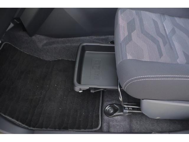 タフト Ｇ　ダーククロムベンチャー　４ＷＤ　衝突被害軽減ブレーキ　スマートキー　車線逸脱警報　オートハイビーム　シートヒーター　先行車発進告知機能　コーナーセンサー　ＬＥＤヘッドライト　電動格納ミラー　純正アルミ　アイドリングストップ　横滑り防止装置（33枚目）