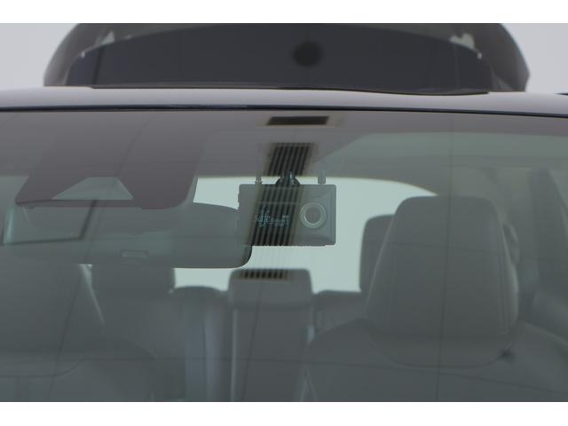 ヤリスクロス ハイブリッドＺ４ＷＤ　衝突被害軽減ブレーキ　レーダークルーズ　純正８インチＤＡナビ　地デジＴＶ　全周囲カメラ　ＥＴＣ　車線逸脱警報　クリアランスソナー　前後ドラレコ　シートヒーター　ステアリングヒーター　ＬＥＤライト　ＡＣ１００Ｖ－１５００Ｗ　パワーバックドア（33枚目）