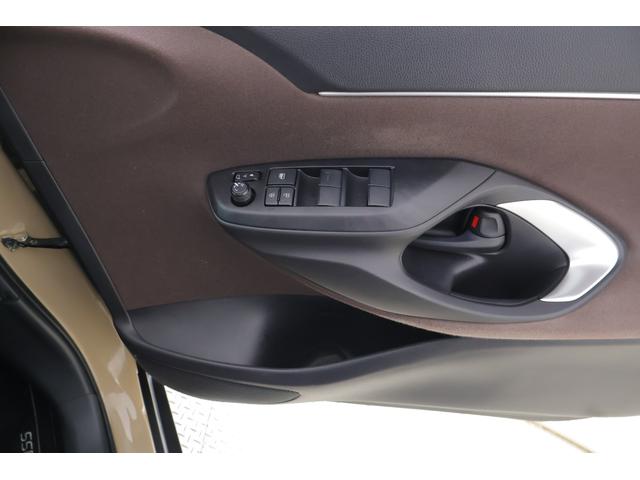 ヤリスクロス ハイブリッドＺ４ＷＤ　衝突被害軽減ブレーキ　レーダークルーズ　純正８インチＤＡナビ　地デジＴＶ　全周囲カメラ　ＥＴＣ　車線逸脱警報　クリアランスソナー　前後ドラレコ　シートヒーター　ステアリングヒーター　ＬＥＤライト　ＡＣ１００Ｖ－１５００Ｗ　パワーバックドア（36枚目）