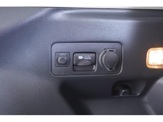 ヤリスクロス ハイブリッドＺ４ＷＤ　衝突被害軽減ブレーキ　レーダークルーズ　純正８インチＤＡナビ　地デジＴＶ　全周囲カメラ　ＥＴＣ　車線逸脱警報　クリアランスソナー　前後ドラレコ　シートヒーター　ステアリングヒーター　ＬＥＤライト　ＡＣ１００Ｖ－１５００Ｗ　パワーバックドア（42枚目）