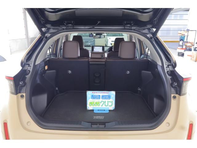 ヤリスクロス ハイブリッドＺ４ＷＤ　衝突被害軽減ブレーキ　レーダークルーズ　純正８インチＤＡナビ　地デジＴＶ　全周囲カメラ　ＥＴＣ　車線逸脱警報　クリアランスソナー　前後ドラレコ　シートヒーター　ステアリングヒーター　ＬＥＤライト　ＡＣ１００Ｖ－１５００Ｗ　パワーバックドア（43枚目）