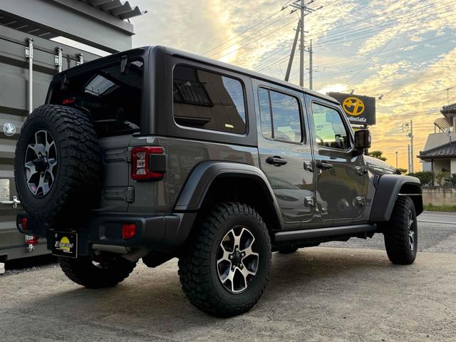 ジープ・ラングラーアンリミテッド ルビコン　純正ナビ・ＴＶ　バックカメラ　フロントカメラ　クリアランスソナー　オートクルーズコントロール　オートライト　アルミホイール　スマートキー　アイドリングストップ　シートヒーター　ＡＴ　ＵＳＢ（6枚目）