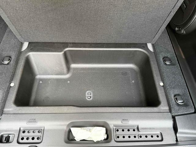 ジープ・ラングラーアンリミテッド ルビコン　純正ナビ・ＴＶ　バックカメラ　フロントカメラ　クリアランスソナー　オートクルーズコントロール　オートライト　アルミホイール　スマートキー　アイドリングストップ　シートヒーター　ＡＴ　ＵＳＢ（22枚目）