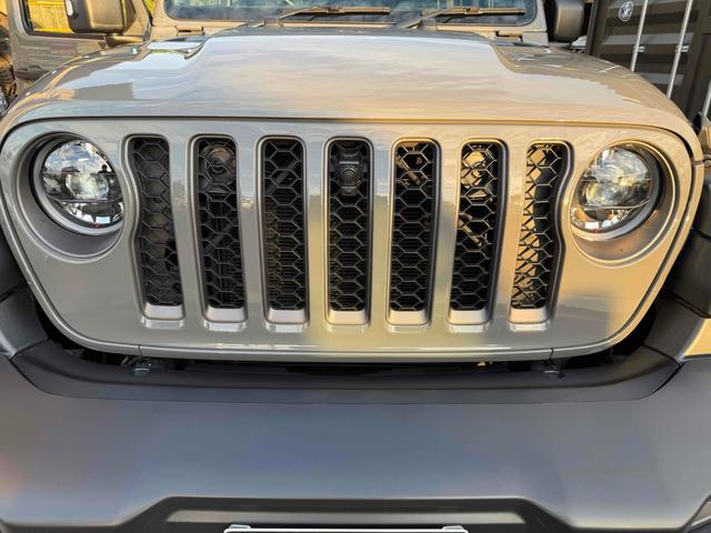 ジープ・ラングラーアンリミテッド ルビコン　純正ナビ・ＴＶ　バックカメラ　フロントカメラ　クリアランスソナー　オートクルーズコントロール　オートライト　アルミホイール　スマートキー　アイドリングストップ　シートヒーター　ＡＴ　ＵＳＢ（25枚目）