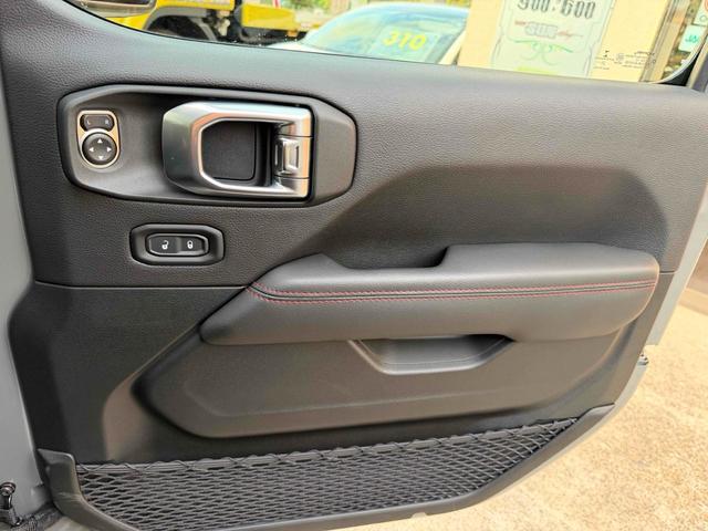 ジープ・ラングラーアンリミテッド ルビコン　純正ナビ・ＴＶ　バックカメラ　フロントカメラ　クリアランスソナー　オートクルーズコントロール　オートライト　アルミホイール　スマートキー　アイドリングストップ　シートヒーター　ＡＴ　ＵＳＢ（60枚目）