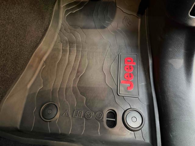 ジープ・ラングラーアンリミテッド ルビコン　純正ナビ・ＴＶ　バックカメラ　フロントカメラ　クリアランスソナー　オートクルーズコントロール　オートライト　アルミホイール　スマートキー　アイドリングストップ　シートヒーター　ＡＴ　ＵＳＢ（68枚目）