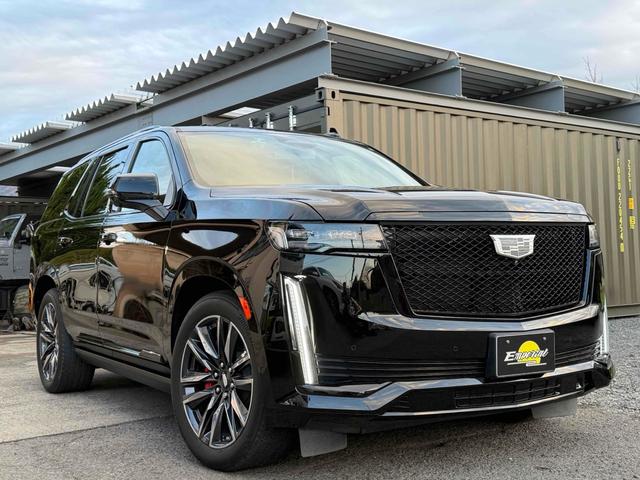 キャデラックエスカレード スポーツ　サンルーフ　ＡｐｐｌｅＣａｒＰｌａｙ　ＴＶチューナー　電動Ｓステップ　ブレンボキャリパー　ＡＫＧサウンド　リアエンターテイメント　ドライブレコーダー　全周囲カメラ　クリアランスソナー（2枚目）