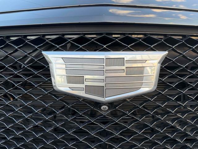 キャデラックエスカレード スポーツ　サンルーフ　ＡｐｐｌｅＣａｒＰｌａｙ　ＴＶチューナー　電動Ｓステップ　ブレンボキャリパー　ＡＫＧサウンド　リアエンターテイメント　ドライブレコーダー　全周囲カメラ　クリアランスソナー（14枚目）