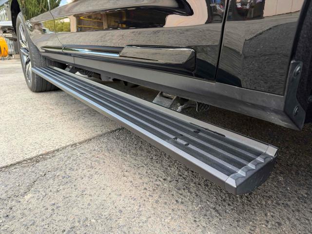 キャデラックエスカレード スポーツ　サンルーフ　ＡｐｐｌｅＣａｒＰｌａｙ　ＴＶチューナー　電動Ｓステップ　ブレンボキャリパー　ＡＫＧサウンド　リアエンターテイメント　ドライブレコーダー　全周囲カメラ　クリアランスソナー（16枚目）