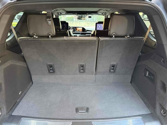 キャデラックエスカレード スポーツ　サンルーフ　ＡｐｐｌｅＣａｒＰｌａｙ　ＴＶチューナー　電動Ｓステップ　ブレンボキャリパー　ＡＫＧサウンド　リアエンターテイメント　ドライブレコーダー　全周囲カメラ　クリアランスソナー（22枚目）