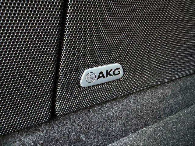 キャデラックエスカレード スポーツ　サンルーフ　ＡｐｐｌｅＣａｒＰｌａｙ　ＴＶチューナー　電動Ｓステップ　ブレンボキャリパー　ＡＫＧサウンド　リアエンターテイメント　ドライブレコーダー　全周囲カメラ　クリアランスソナー（26枚目）