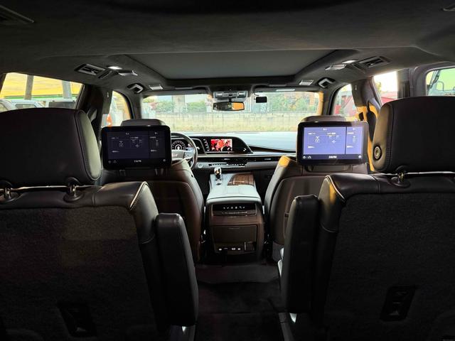 キャデラックエスカレード スポーツ　サンルーフ　ＡｐｐｌｅＣａｒＰｌａｙ　ＴＶチューナー　電動Ｓステップ　ブレンボキャリパー　ＡＫＧサウンド　リアエンターテイメント　ドライブレコーダー　全周囲カメラ　クリアランスソナー（28枚目）