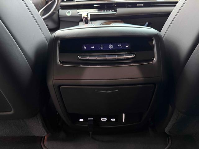 キャデラックエスカレード スポーツ　サンルーフ　ＡｐｐｌｅＣａｒＰｌａｙ　ＴＶチューナー　電動Ｓステップ　ブレンボキャリパー　ＡＫＧサウンド　リアエンターテイメント　ドライブレコーダー　全周囲カメラ　クリアランスソナー（38枚目）