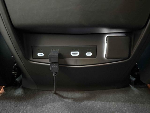 キャデラックエスカレード スポーツ　サンルーフ　ＡｐｐｌｅＣａｒＰｌａｙ　ＴＶチューナー　電動Ｓステップ　ブレンボキャリパー　ＡＫＧサウンド　リアエンターテイメント　ドライブレコーダー　全周囲カメラ　クリアランスソナー（39枚目）