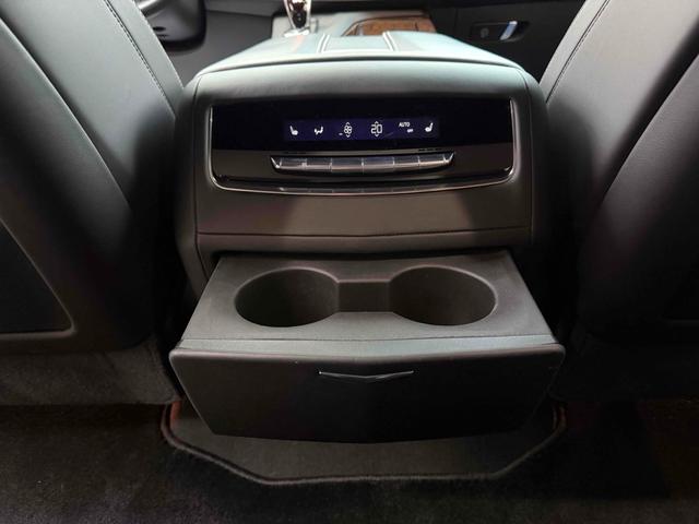 キャデラックエスカレード スポーツ　サンルーフ　ＡｐｐｌｅＣａｒＰｌａｙ　ＴＶチューナー　電動Ｓステップ　ブレンボキャリパー　ＡＫＧサウンド　リアエンターテイメント　ドライブレコーダー　全周囲カメラ　クリアランスソナー（40枚目）