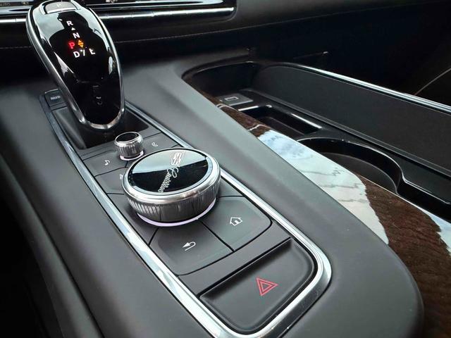 キャデラックエスカレード スポーツ　サンルーフ　ＡｐｐｌｅＣａｒＰｌａｙ　ＴＶチューナー　電動Ｓステップ　ブレンボキャリパー　ＡＫＧサウンド　リアエンターテイメント　ドライブレコーダー　全周囲カメラ　クリアランスソナー（57枚目）