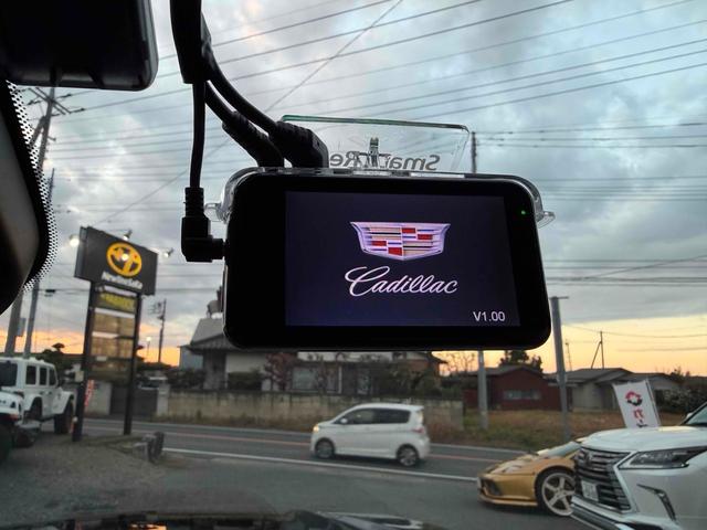 キャデラックエスカレード スポーツ　サンルーフ　ＡｐｐｌｅＣａｒＰｌａｙ　ＴＶチューナー　電動Ｓステップ　ブレンボキャリパー　ＡＫＧサウンド　リアエンターテイメント　ドライブレコーダー　全周囲カメラ　クリアランスソナー（65枚目）