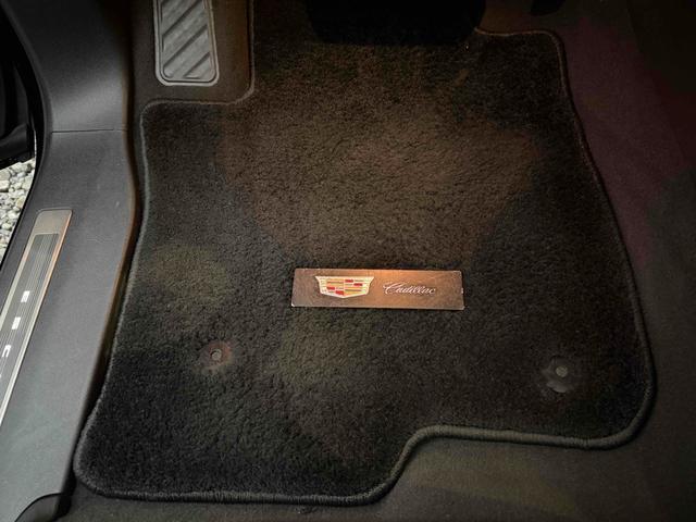 キャデラックエスカレード スポーツ　サンルーフ　ＡｐｐｌｅＣａｒＰｌａｙ　ＴＶチューナー　電動Ｓステップ　ブレンボキャリパー　ＡＫＧサウンド　リアエンターテイメント　ドライブレコーダー　全周囲カメラ　クリアランスソナー（76枚目）