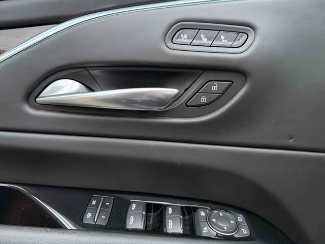 キャデラックエスカレード スポーツ　サンルーフ　ＡｐｐｌｅＣａｒＰｌａｙ　ＴＶチューナー　電動Ｓステップ　ブレンボキャリパー　ＡＫＧサウンド　リアエンターテイメント　ドライブレコーダー　全周囲カメラ　クリアランスソナー（77枚目）