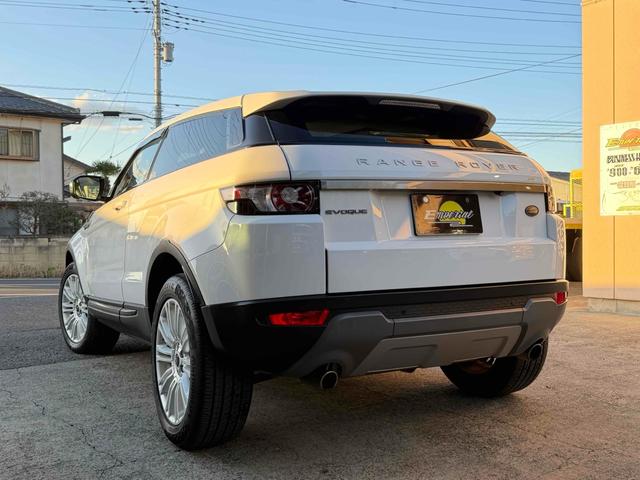 レンジローバーイヴォーククーペ ピュア　クーペ　白革シート　パノラマルーフ　デジタルインナーミラー　ＥＴＣ　バックカメラ　オートクルー　ナビ　ＴＶ　オートライト　電動リアゲート　アルミホイール　スマートキー　アイドリングストップ（8枚目）