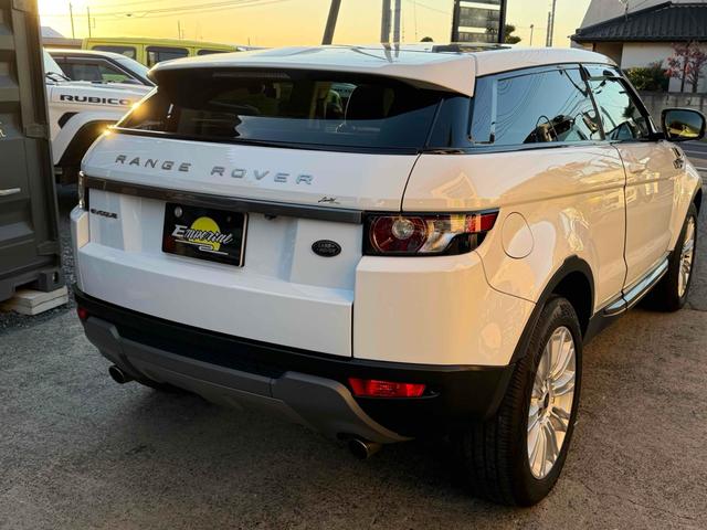 レンジローバーイヴォーククーペ ピュア　クーペ　白革シート　パノラマルーフ　デジタルインナーミラー　ＥＴＣ　バックカメラ　オートクルー　ナビ　ＴＶ　オートライト　電動リアゲート　アルミホイール　スマートキー　アイドリングストップ（11枚目）