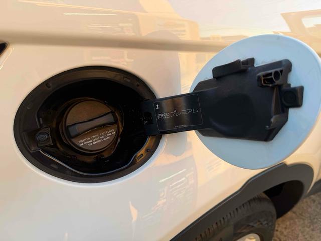 レンジローバーイヴォーククーペ ピュア　クーペ　白革シート　パノラマルーフ　デジタルインナーミラー　ＥＴＣ　バックカメラ　オートクルー　ナビ　ＴＶ　オートライト　電動リアゲート　アルミホイール　スマートキー　アイドリングストップ（18枚目）