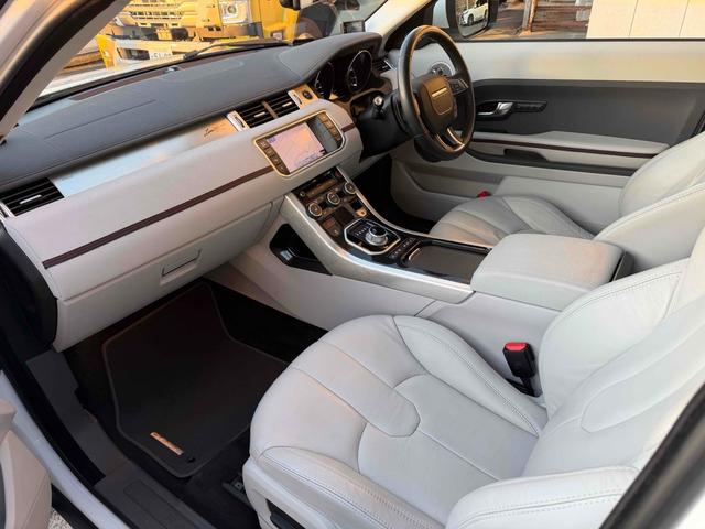 レンジローバーイヴォーククーペ ピュア　クーペ　白革シート　パノラマルーフ　デジタルインナーミラー　ＥＴＣ　バックカメラ　オートクルー　ナビ　ＴＶ　オートライト　電動リアゲート　アルミホイール　スマートキー　アイドリングストップ（34枚目）