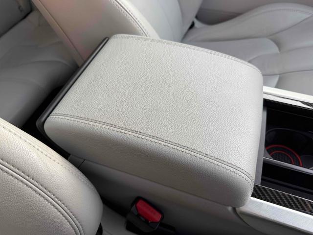 レンジローバーイヴォーククーペ ピュア　クーペ　白革シート　パノラマルーフ　デジタルインナーミラー　ＥＴＣ　バックカメラ　オートクルー　ナビ　ＴＶ　オートライト　電動リアゲート　アルミホイール　スマートキー　アイドリングストップ（58枚目）