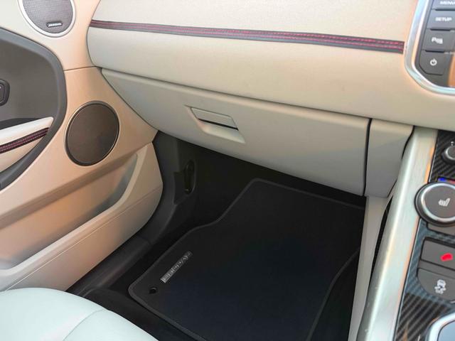 レンジローバーイヴォーククーペ ピュア　クーペ　白革シート　パノラマルーフ　デジタルインナーミラー　ＥＴＣ　バックカメラ　オートクルー　ナビ　ＴＶ　オートライト　電動リアゲート　アルミホイール　スマートキー　アイドリングストップ（61枚目）