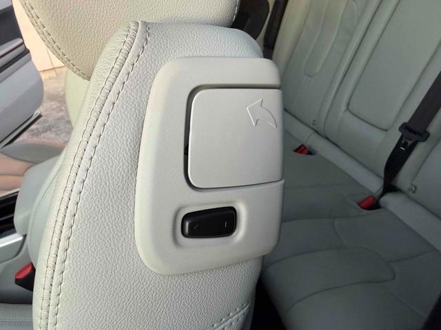 レンジローバーイヴォーククーペ ピュア　クーペ　白革シート　パノラマルーフ　デジタルインナーミラー　ＥＴＣ　バックカメラ　オートクルー　ナビ　ＴＶ　オートライト　電動リアゲート　アルミホイール　スマートキー　アイドリングストップ（77枚目）