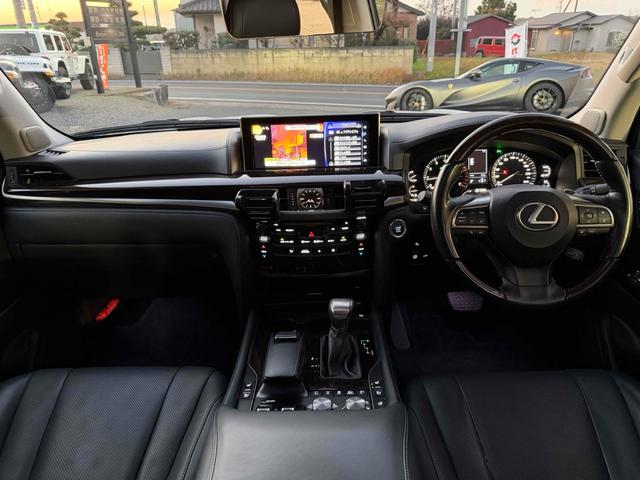 ご覧いただきありがとうございます♪気になったお車がありましたらお気軽にお電話をください♪