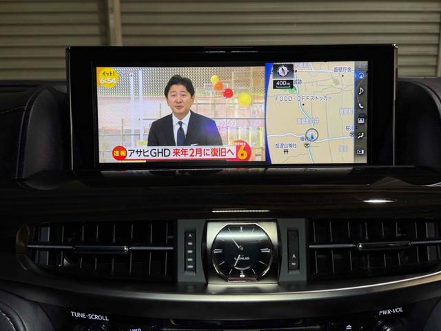 ＴＶ付きの車となっております。送迎時の待ち時間などとてもお役に立ちます。