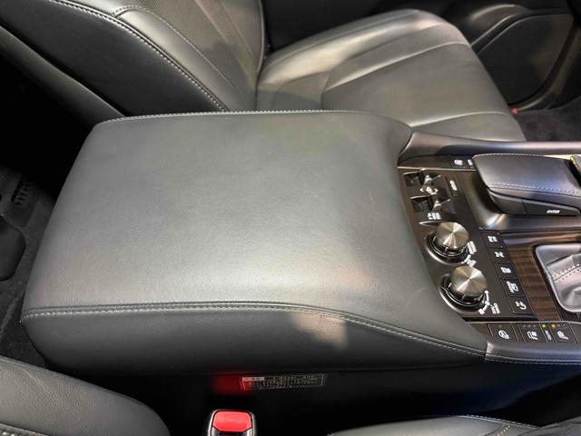 当店のお車をご覧いただきましてありがとうございます。お車についてのご質問やお見積りのご依頼、ご購入にあたってのご相談などお気軽にお問い合わせ下さい！