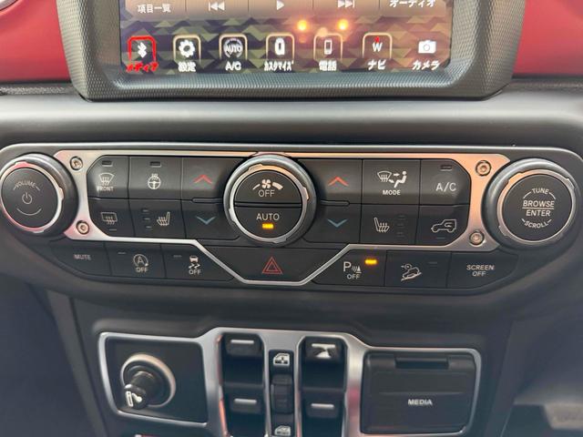 ジープ・ラングラーアンリミテッド ルビコン　リフトアップ　ＵＳバンパー　電動Ｓステップ　ハイラインフェンダー　ＳＵＸＯＮマフラー　３５インチ　ＢＦグッドリッチ　ナビ　ＴＶ（68枚目）