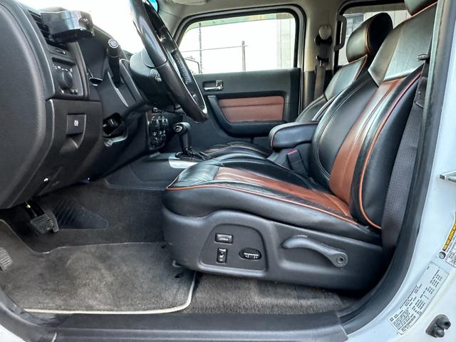 ハマーＨ３ 　ＨＩＤヘッドライト　左ハンドル　サンルーフ　皮シート　シートヒーター　パワーシート　３ナンバー　禁煙車　純正アルミホイール　スタッドレスタイヤ　ナビ　ＴＶ　Ｂカメラ（13枚目）