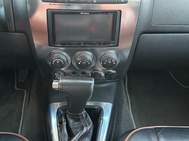 ハマーＨ３ 　ＨＩＤヘッドライト　左ハンドル　サンルーフ　皮シート　シートヒーター　パワーシート　３ナンバー　禁煙車　純正アルミホイール　スタッドレスタイヤ　ナビ　ＴＶ　Ｂカメラ（28枚目）