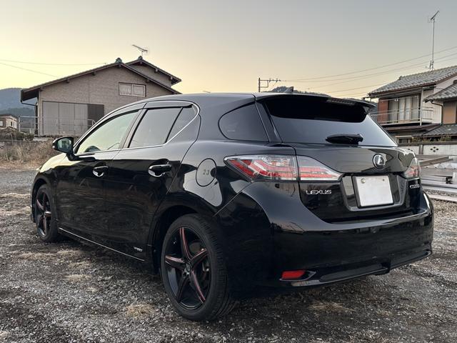 ＣＴ ＣＴ２００ｈ　バージョンＣ　ディーラー点検８枚　シートヒーター　禁煙車　レーダークルーズ　ＴＶ　バックカメラ　社外ホイール　純正ホイール（スタッドレスタイヤ　）（8枚目）