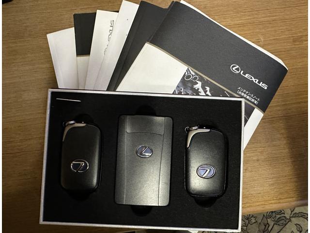 ＣＴ ＣＴ２００ｈ　バージョンＣ　ディーラー点検８枚　シートヒーター　禁煙車　レーダークルーズ　ＴＶ　バックカメラ　社外ホイール　純正ホイール（スタッドレスタイヤ　）（11枚目）