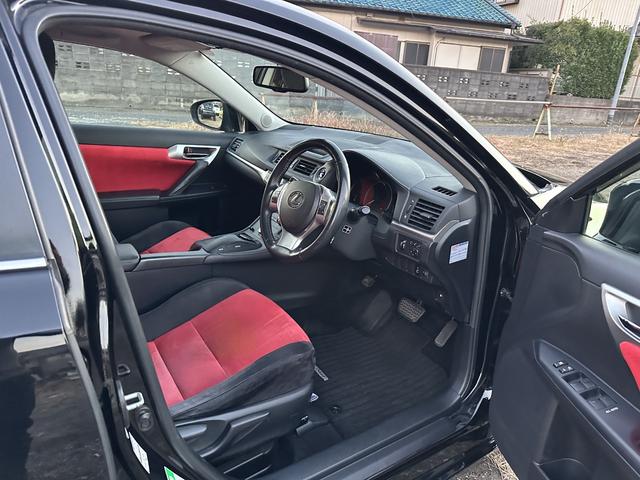 ＣＴ ＣＴ２００ｈ　バージョンＣ　ディーラー点検８枚　シートヒーター　禁煙車　レーダークルーズ　ＴＶ　バックカメラ　社外ホイール　純正ホイール（スタッドレスタイヤ　）（12枚目）